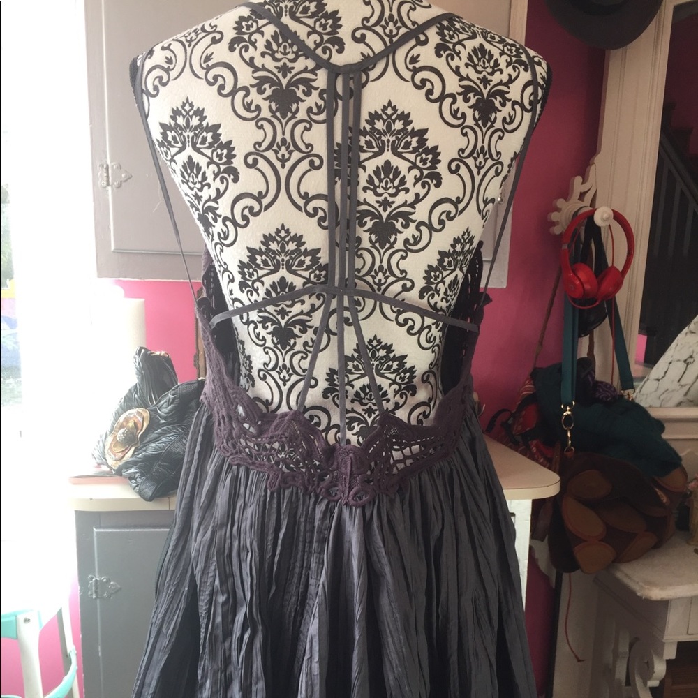 Dress - Picture 3 of 4